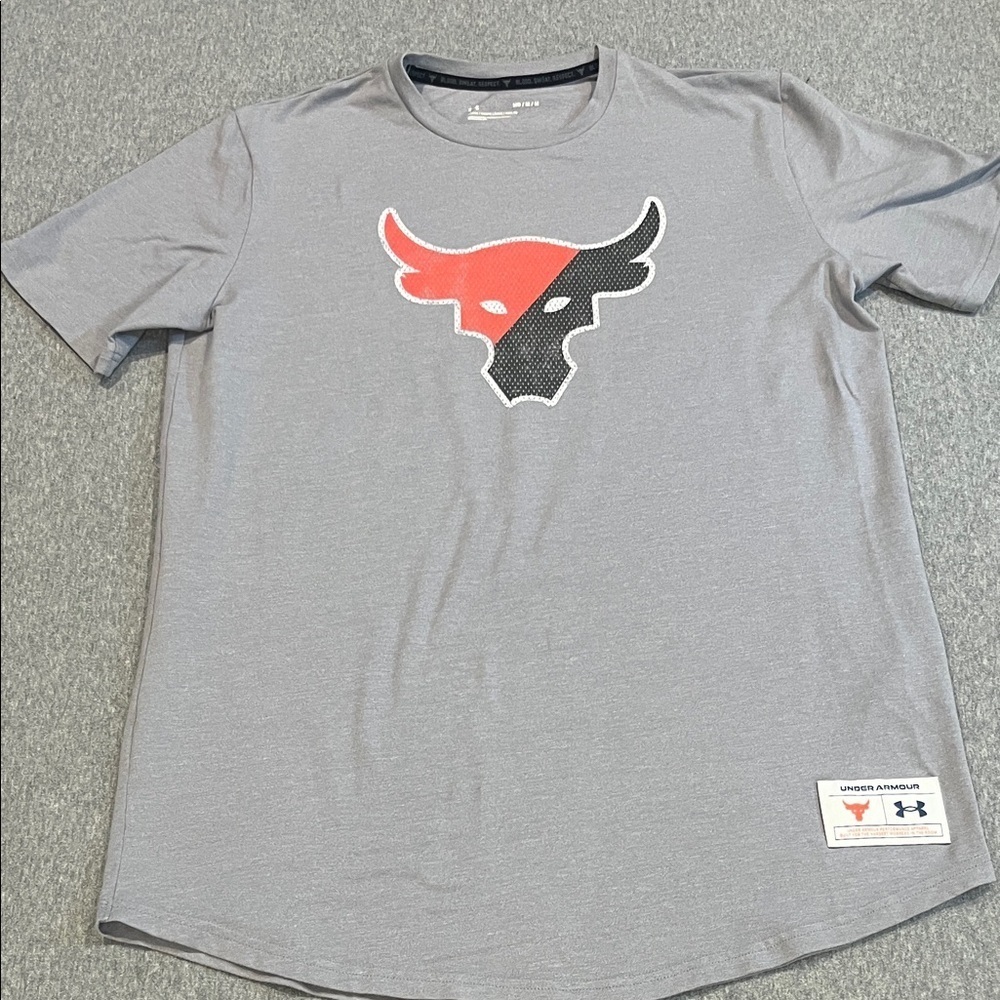 Under Armour Iron Paradise Training Dept t-shirt. Men’s medium.
